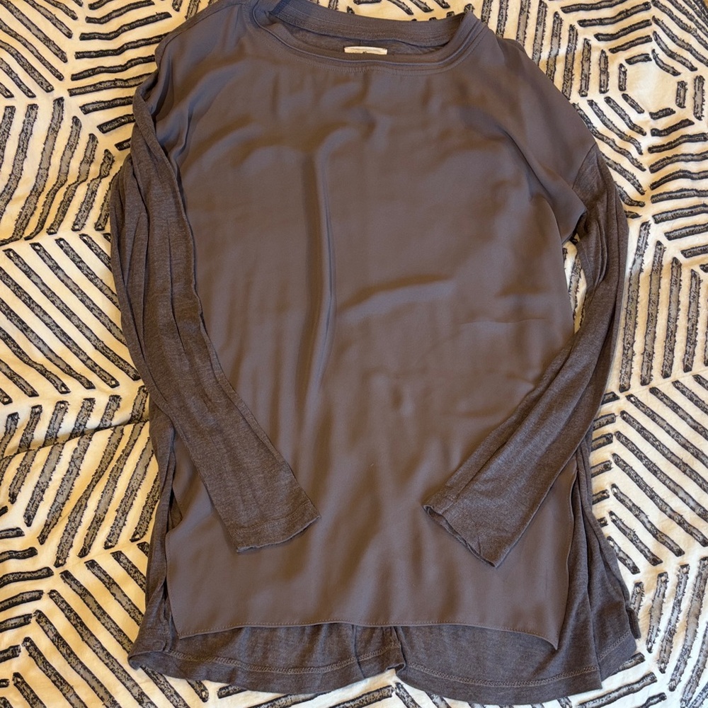 Women's Gray Long Sleeve Top